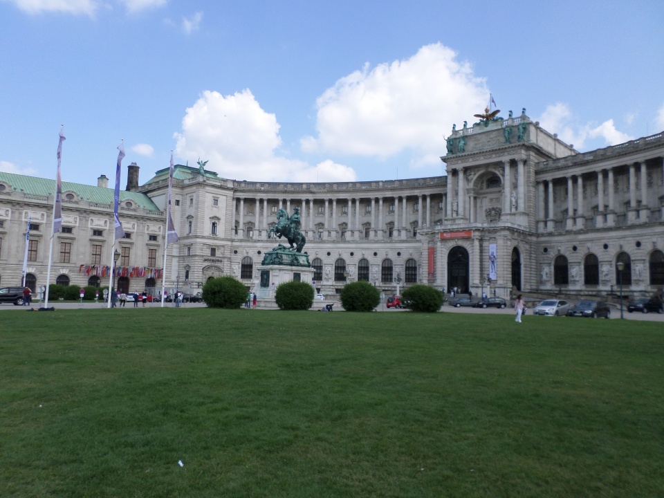 Curved facade of the Hofburg Palace